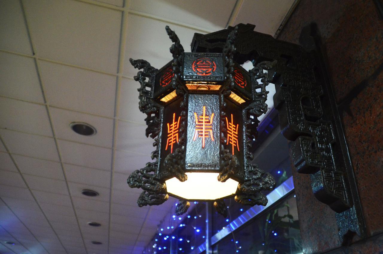 Guang Haw Hotel Tainan Buitenkant foto